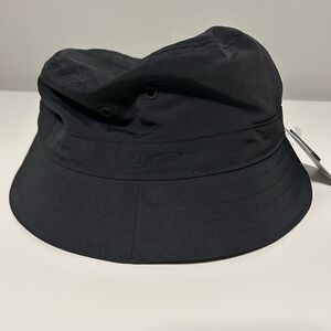 Lululemon Women’s Black Bucket Hat-sm/med